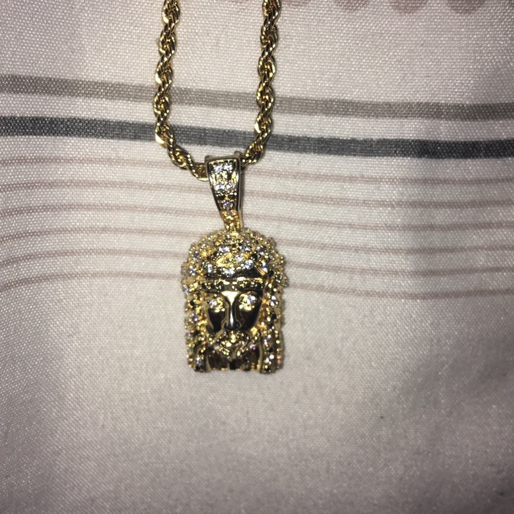Necklace - Picture 3 of 3